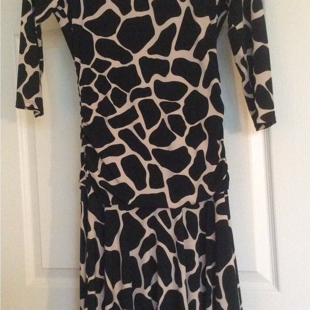 Lily flattering exotic, print Long Sleeve Dress